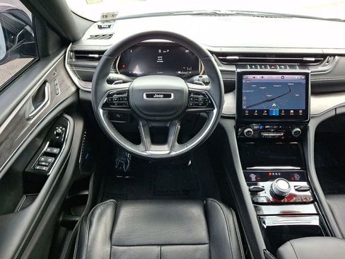 Used 2021 Jeep Grand Cherokee L Overland w/ Luxury Tech Group IV AWD/4WD image 22