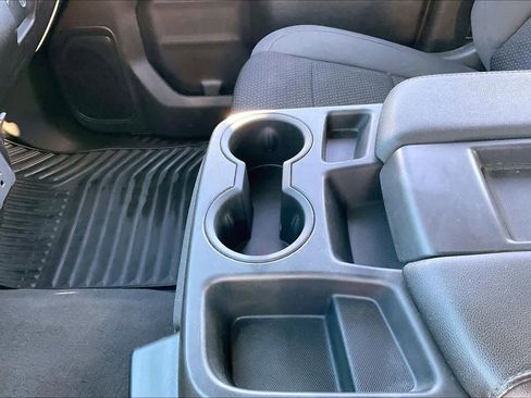 Used 2021 Chevrolet Silverado 2500 Custom w/ Custom Value Package image 16