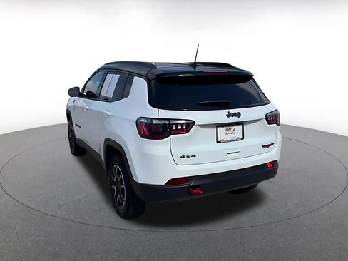 Used 2025 Jeep Compass Trailhawk AWD/4WD image 10