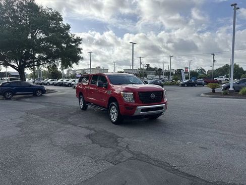 Used 2023 Nissan Titan SV w/ SV Convenience Package AWD/4WD image 3