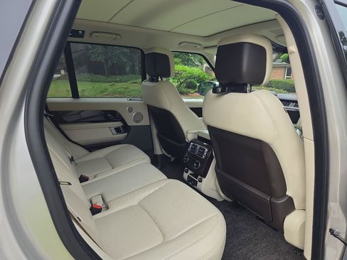 Used 2020 Land Rover Range Rover HSE AWD/4WD image 22