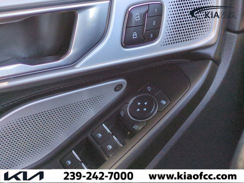 Used 2020 Ford Explorer Platinum w/ Premium Technology Package image 28