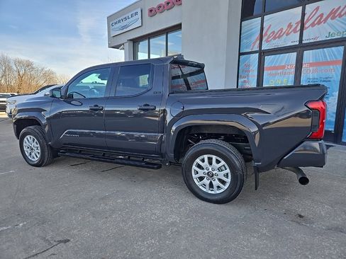 Used 2025 Toyota Tacoma SR5 image 7