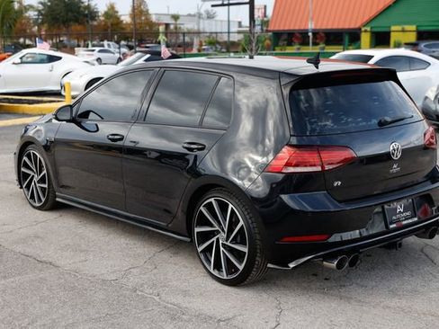 Used 2018 Volkswagen Golf R 4-Door image 10