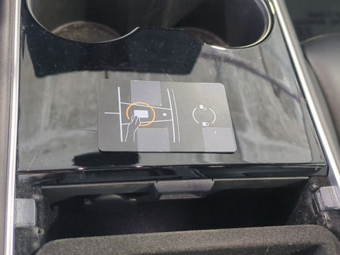 Used 2020 Tesla Model Y Long Range image 31