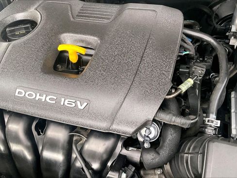 Used 2017 Hyundai Elantra SE FWD image 33