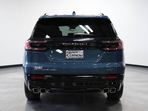 Used 2026 GMC Acadia Denali Ultimate w/ LPO, Floor Liner Package AWD/4WD image 8
