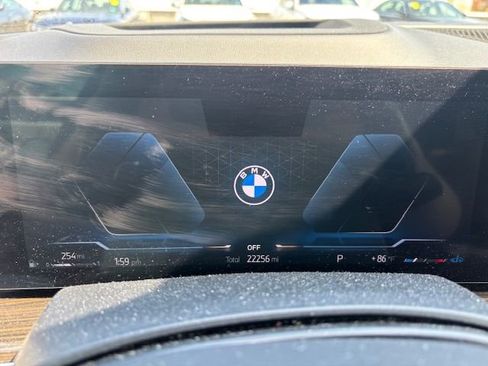 Used 2024 BMW X5 xDrive40i w/ M Sport Package image 4