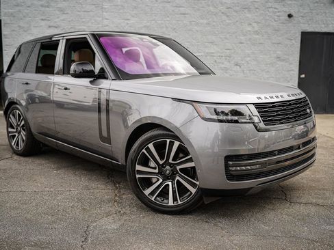 Used 2023 Land Rover Range Rover SE image 9