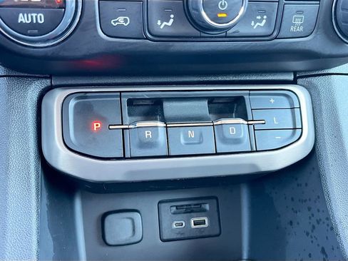 Used 2023 GMC Acadia Denali w/ Denali Ultimate Package FWD image 17