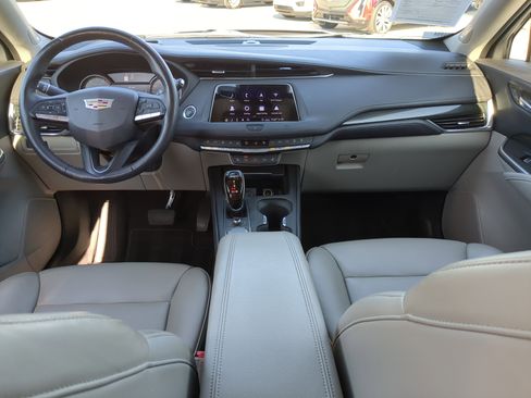 Used 2020 Cadillac XT4 Premium Luxury w/ Cold Weather Package image 12