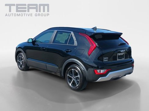 Used 2024 Kia Niro EX image 5