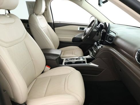 Used 2022 Ford Explorer Platinum w/ Equipment Group 601A image 22