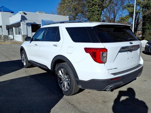 Used 2023 Ford Explorer Limited image 3