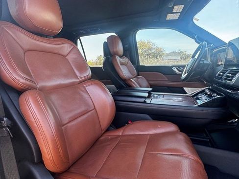 Used 2020 Lincoln Navigator L Reserve w/ Luxury Package image 14