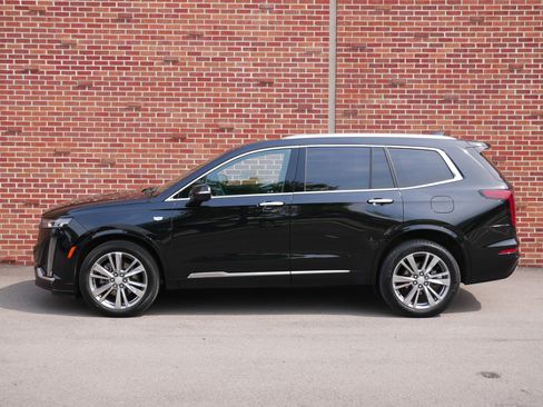 Certified 2024 Cadillac XT6 Premium Luxury AWD/4WD image 2