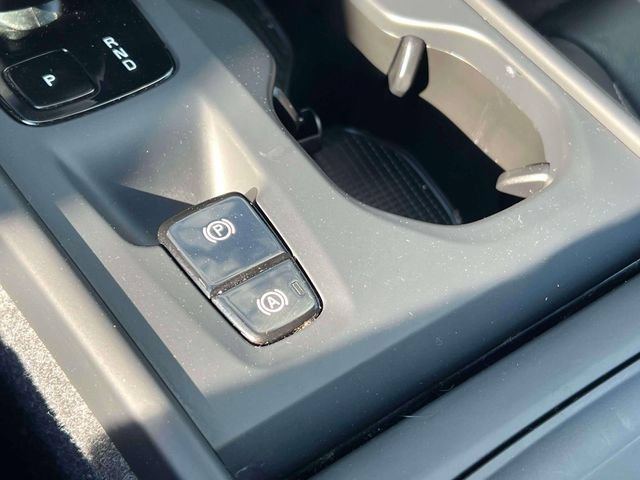 Used 2023 Volvo XC40 B5 Core AWD/4WD image 33