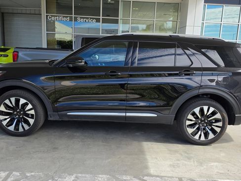 Used 2025 Ford Explorer Platinum w/ LUX Leather Package AWD/4WD image 3