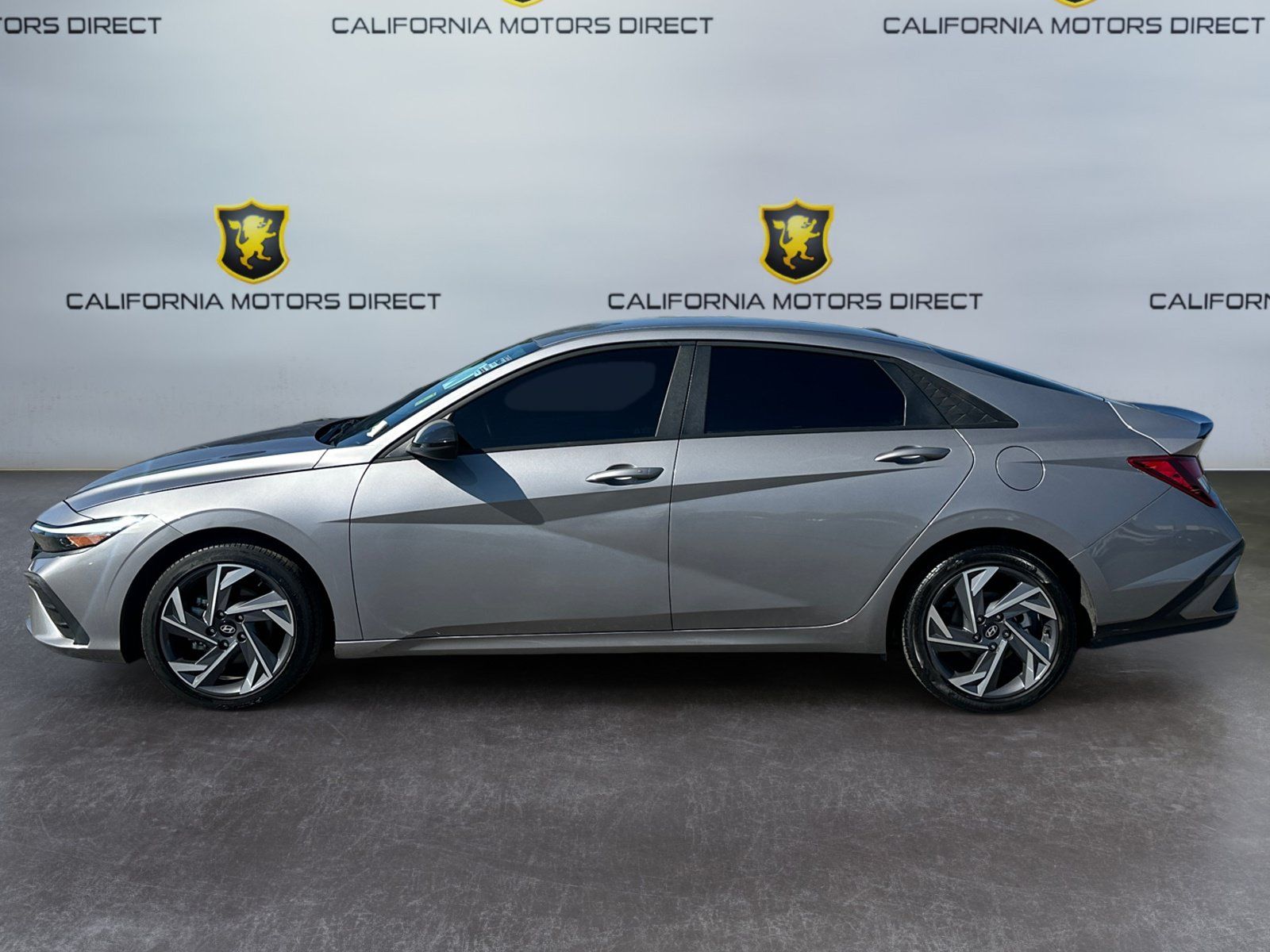 Used 2025 Hyundai Elantra Sport w/ Cargo Package FWD image 2