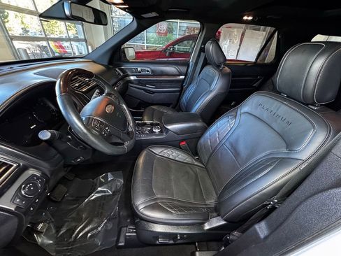 Used 2019 Ford Explorer Platinum image 20