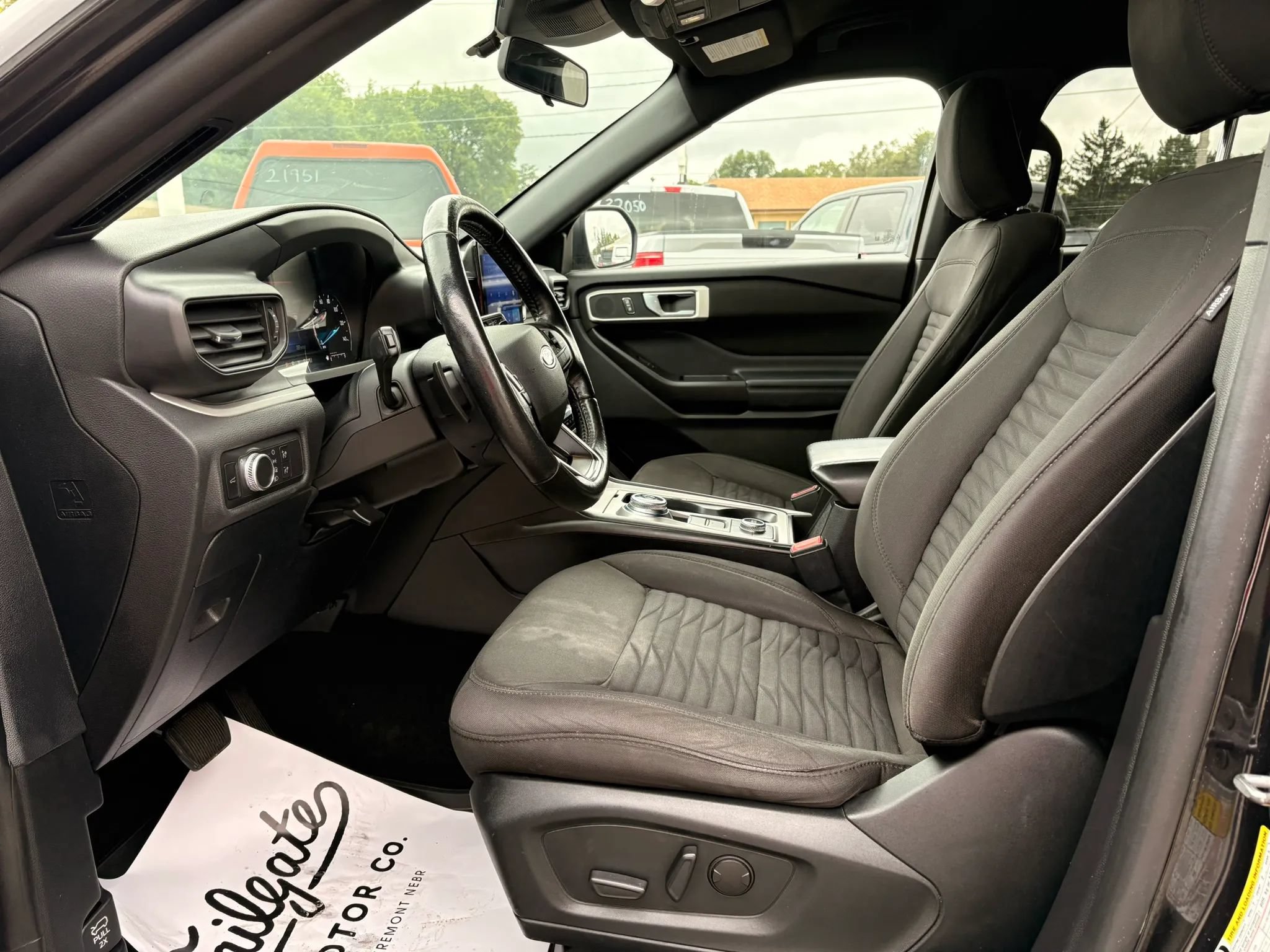 Used 2020 Ford Explorer XLT w/ Comfort Package AWD/4WD image 17