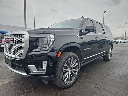 Used 2021 GMC Yukon XL Denali w/ Denali Ultimate Package image 2
