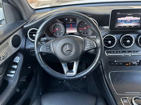 Used 2019 Mercedes-Benz GLC 300 4MATIC image 18