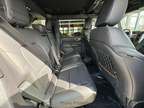 Used 2024 Ford Bronco Badlands AWD/4WD image 21