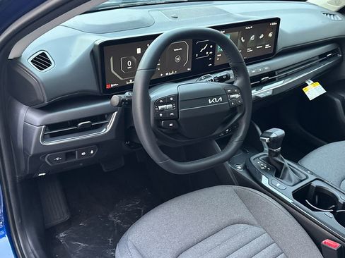 New 2025 Kia K4 EX image 16