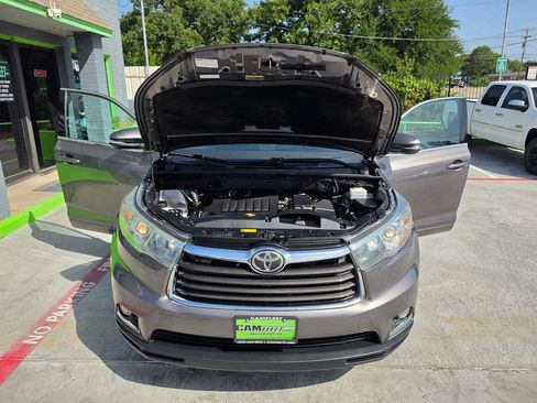 Used 2014 Toyota Highlander Limited Platinum AWD/4WD image 68