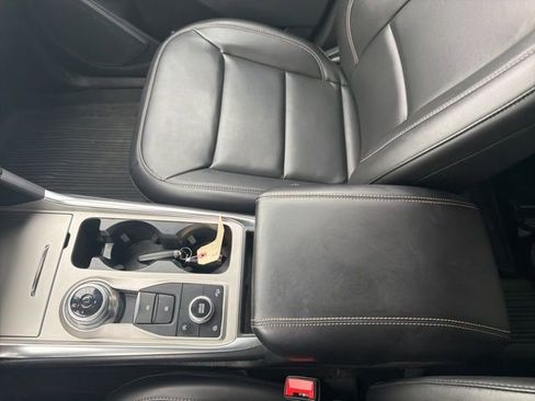 Used 2024 Ford Explorer XLT w/ Equipment Group 202A AWD/4WD image 23