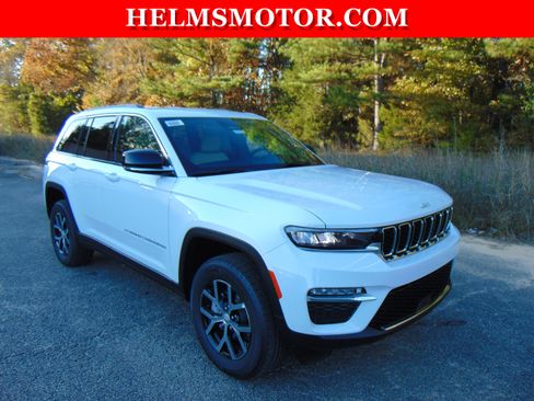 New 2025 Jeep Grand Cherokee Limited RWD image 11