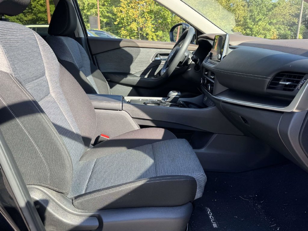 Used 2023 Nissan Rogue SV FWD image 15