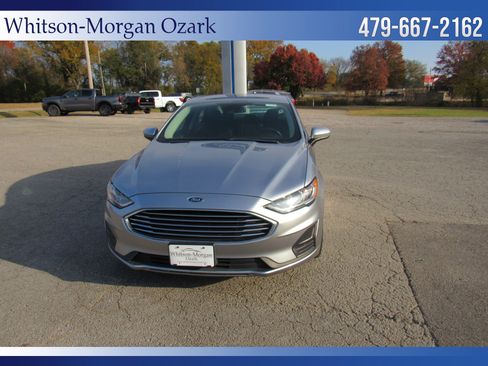 Used 2020 Ford Fusion SE image 2