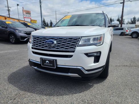 Used 2018 Ford Explorer Platinum AWD/4WD image 2
