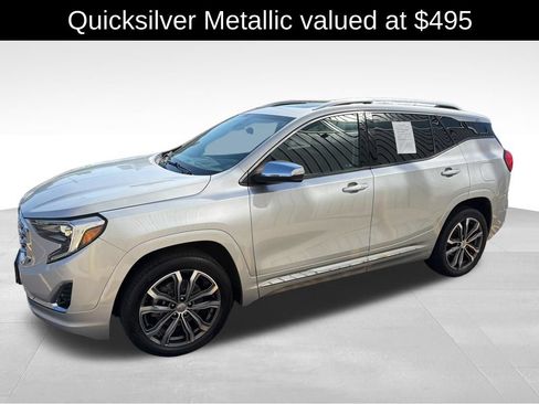 Used 2019 GMC Terrain Denali w/ Driver Alert Package II AWD/4WD image 4
