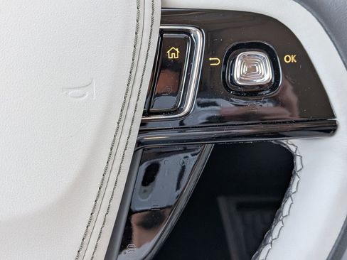 Certified 2025 Lincoln Aviator Reserve image 31