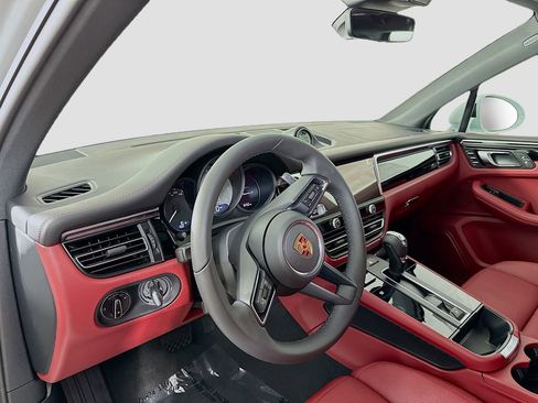 New 2026 Porsche Macan S image 4