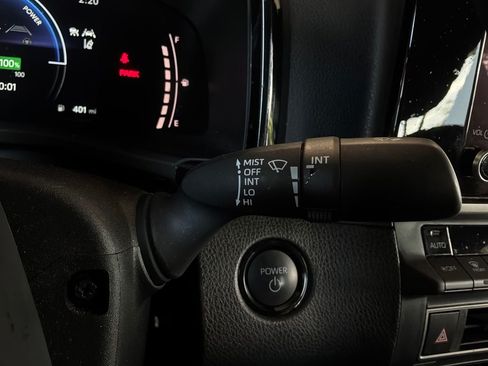 Used 2025 Toyota Camry SE FWD image 35