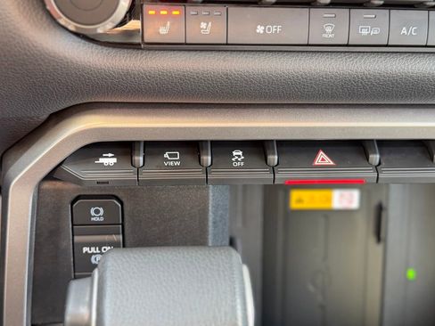 Used 2024 Toyota Tundra Limited image 18