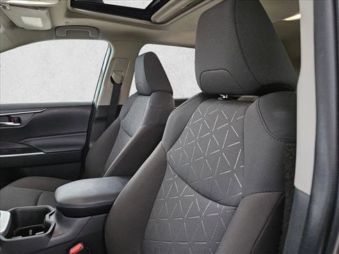 Used 2023 Toyota RAV4 XLE w/ Convenience Package image 20