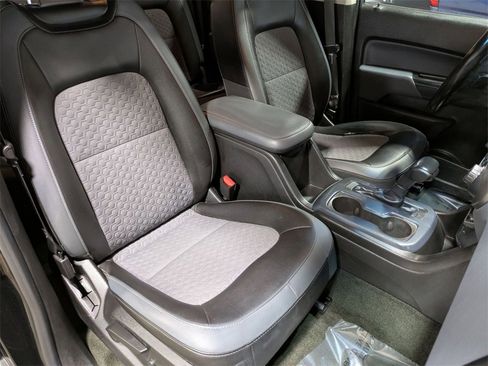 Used 2018 Chevrolet Colorado Z71 image 25