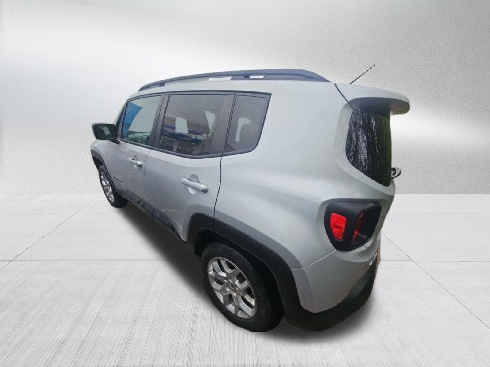 Used 2016 Jeep Renegade Latitude AWD/4WD image 6