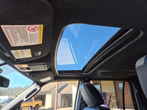 Used 2016 Ford Expedition Platinum image 12