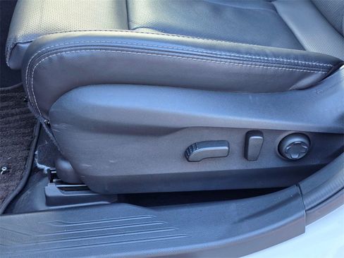 Certified 2025 Subaru Outback Limited image 13