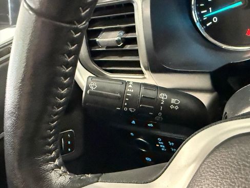 Used 2023 Ford Expedition Max XLT image 22