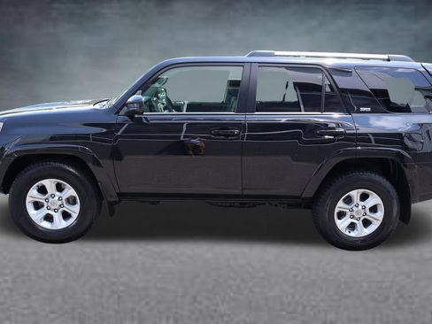Used 2022 Toyota 4Runner SR5 RWD image 4