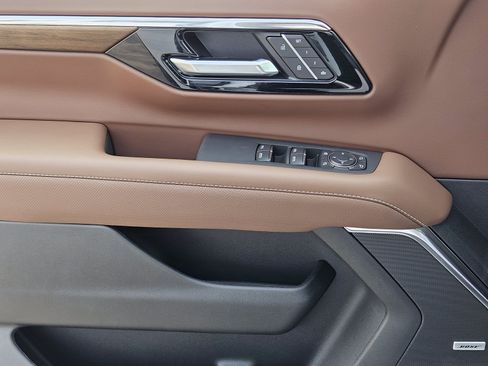 New 2026 Chevrolet Suburban High Country AWD/4WD image 16