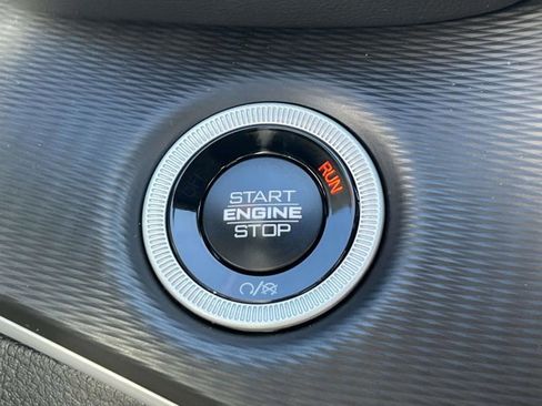 Used 2025 Jeep Grand Cherokee L Altitude image 25