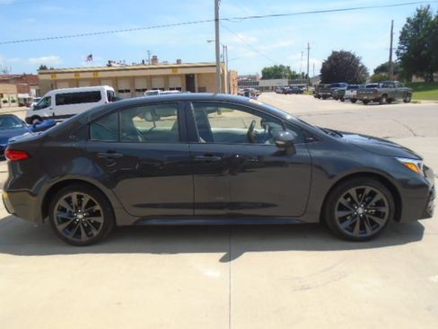 Used 2023 Toyota Corolla SE FWD image 11